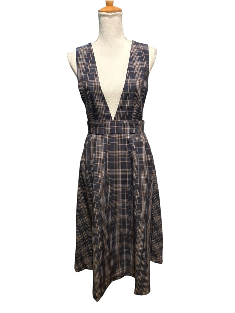 Colza Plaid Schoolgirl Jumper with Pockets.  Size M